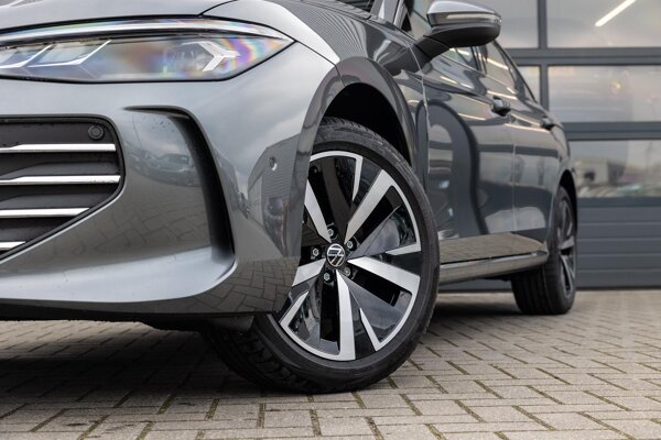 lichtmetalen velgen 5-spaaks 18" lichtmetalen velgen 5-spaaks 18"