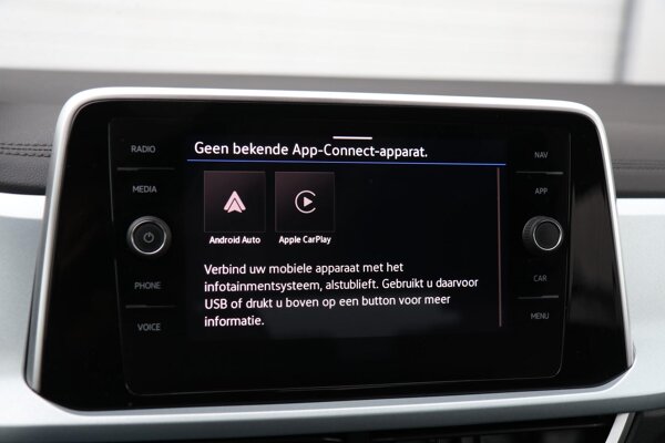 Apple Carplay/Android Auto Apple Carplay/Android Auto