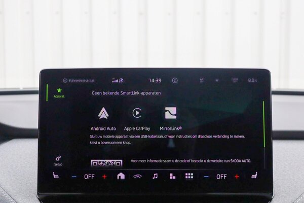 Apple Carplay/Android Auto Apple Carplay/Android Auto