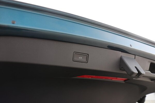 elektrisch bedienbare achterklep met sensorsturing