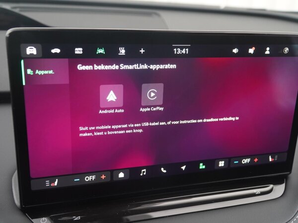 Apple Carplay/Android Auto Apple Carplay/Android Auto