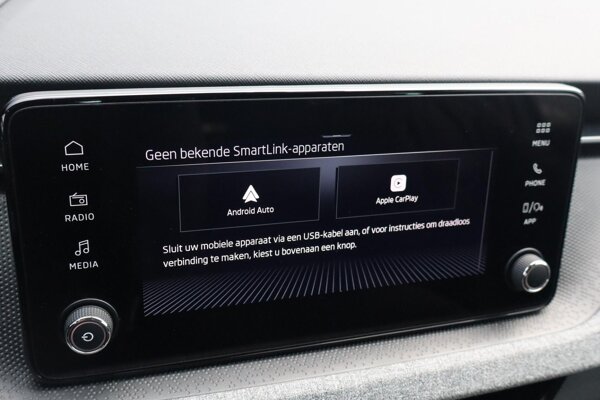 Apple Carplay/Android Auto Apple Carplay/Android Auto