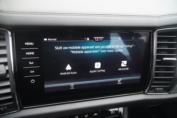 Apple Carplay/Android Auto Apple Carplay/Android Auto