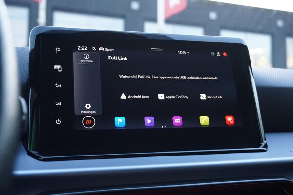 Apple Carplay/Android Auto Apple Carplay/Android Auto