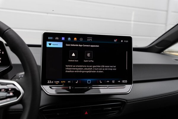 Apple Carplay/Android Auto Apple Carplay/Android Auto