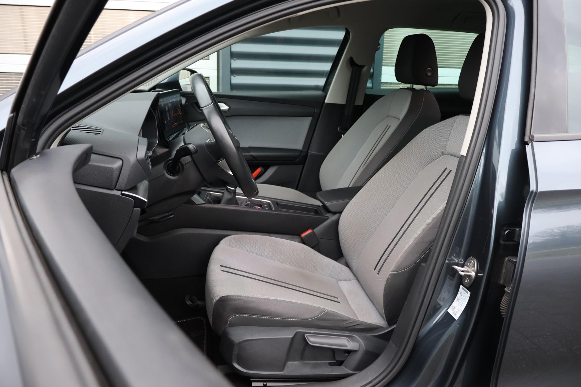 SEAT Leon Sportstourer 1.5 TSI 130pk Style Business Intense - Afbeelding 4