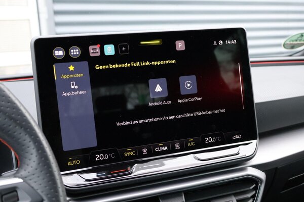 Apple Carplay/Android Auto Apple Carplay/Android Auto