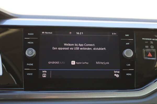 Apple Carplay/Android Auto