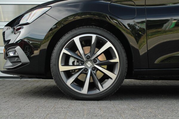 lichtmetalen velgen 6-spaaks 18" lichtmetalen velgen 6-spaaks 18"