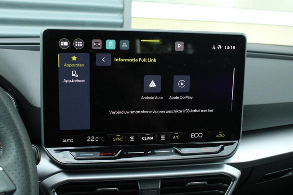 Apple Carplay/Android Auto Apple Carplay/Android Auto
