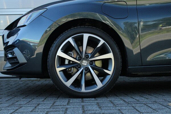 lichtmetalen velgen 6-spaaks 18" lichtmetalen velgen 6-spaaks 18"