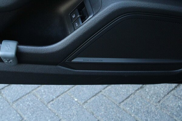 Bang & Olufsen Premium soundsystem