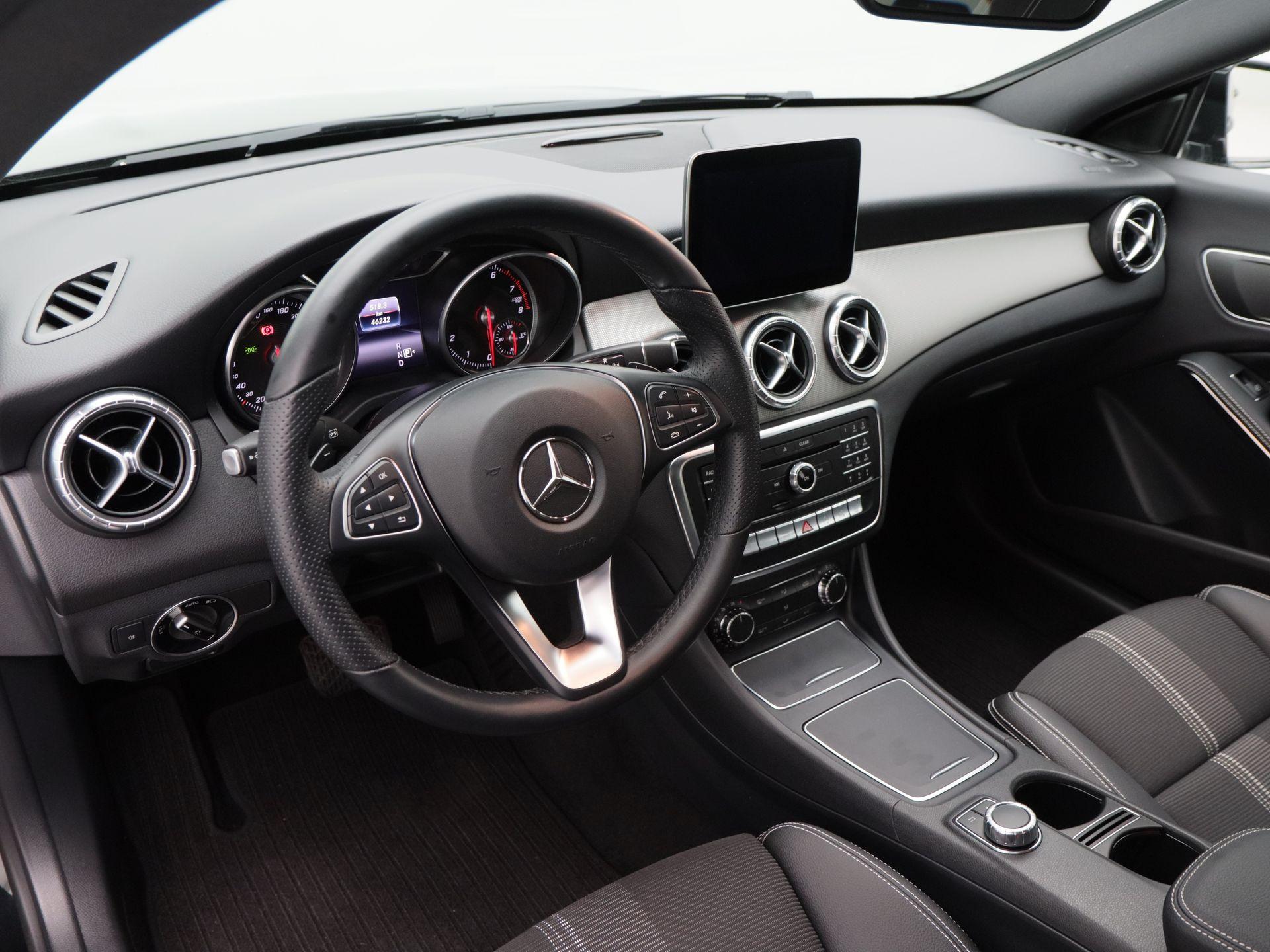 Mercedes-Benz CLA-klasse 180 Business Solution 123 Pk Automaat - Afbeelding 3