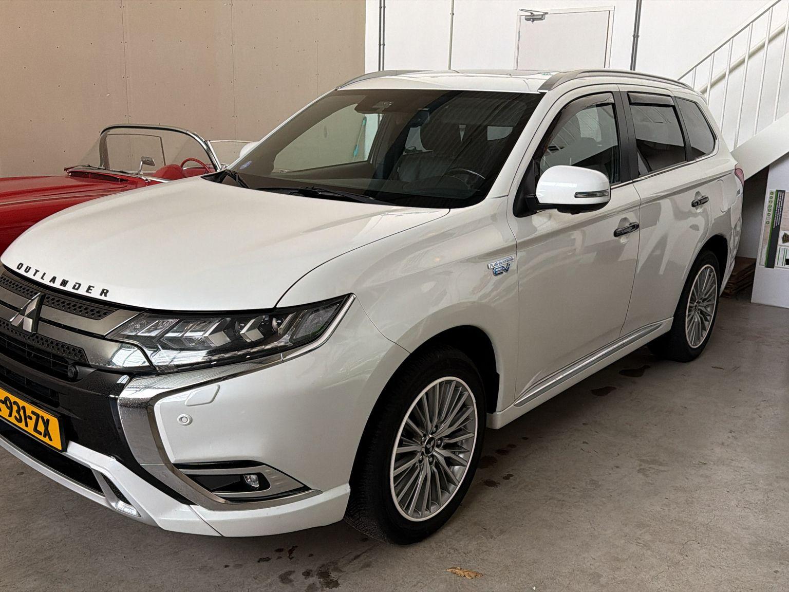 Mitsubishi Outlander 2.4 PHEV Instyle - Afbeelding 2