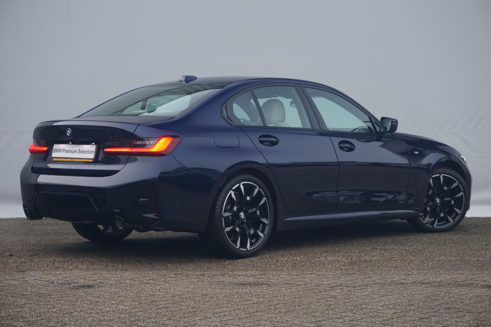 BMW 3 Serie Sedan 330i - Afbeelding 2