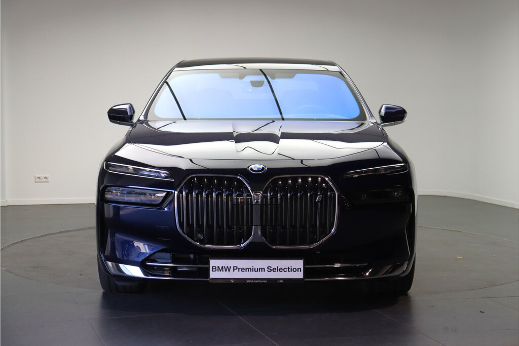 BMW i7 6