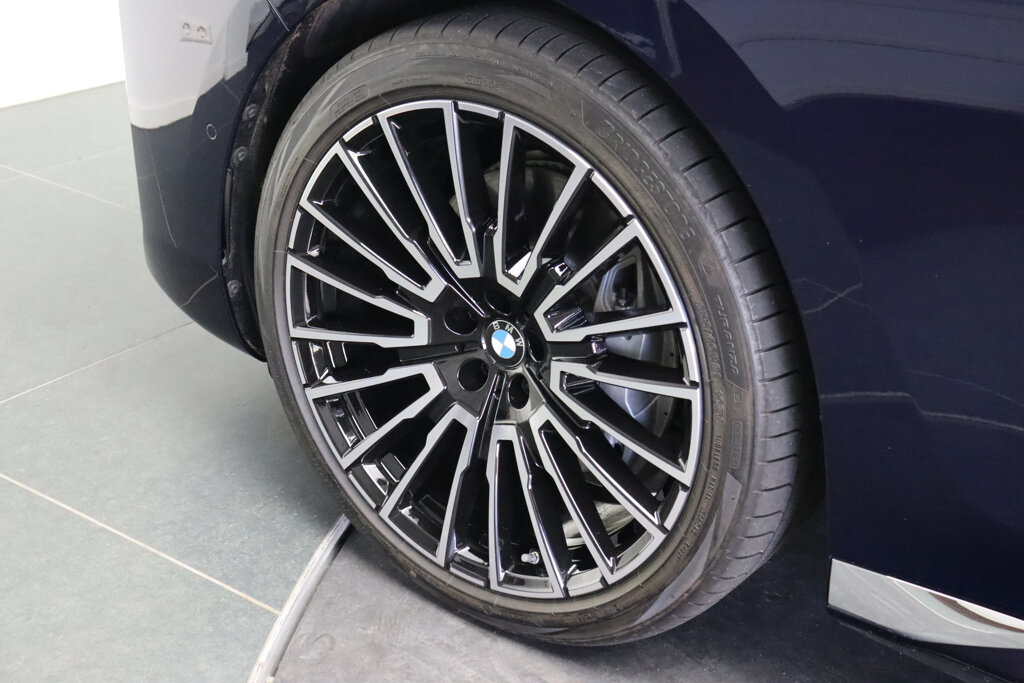 BMW i7 9