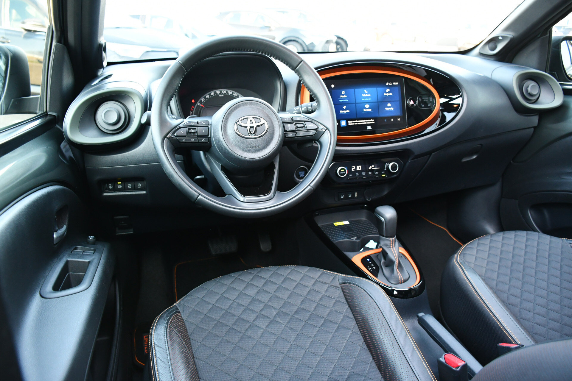 Toyota Aygo X 1.0 VVT-i S-CVT Limited Automaat 72pk - Afbeelding 2