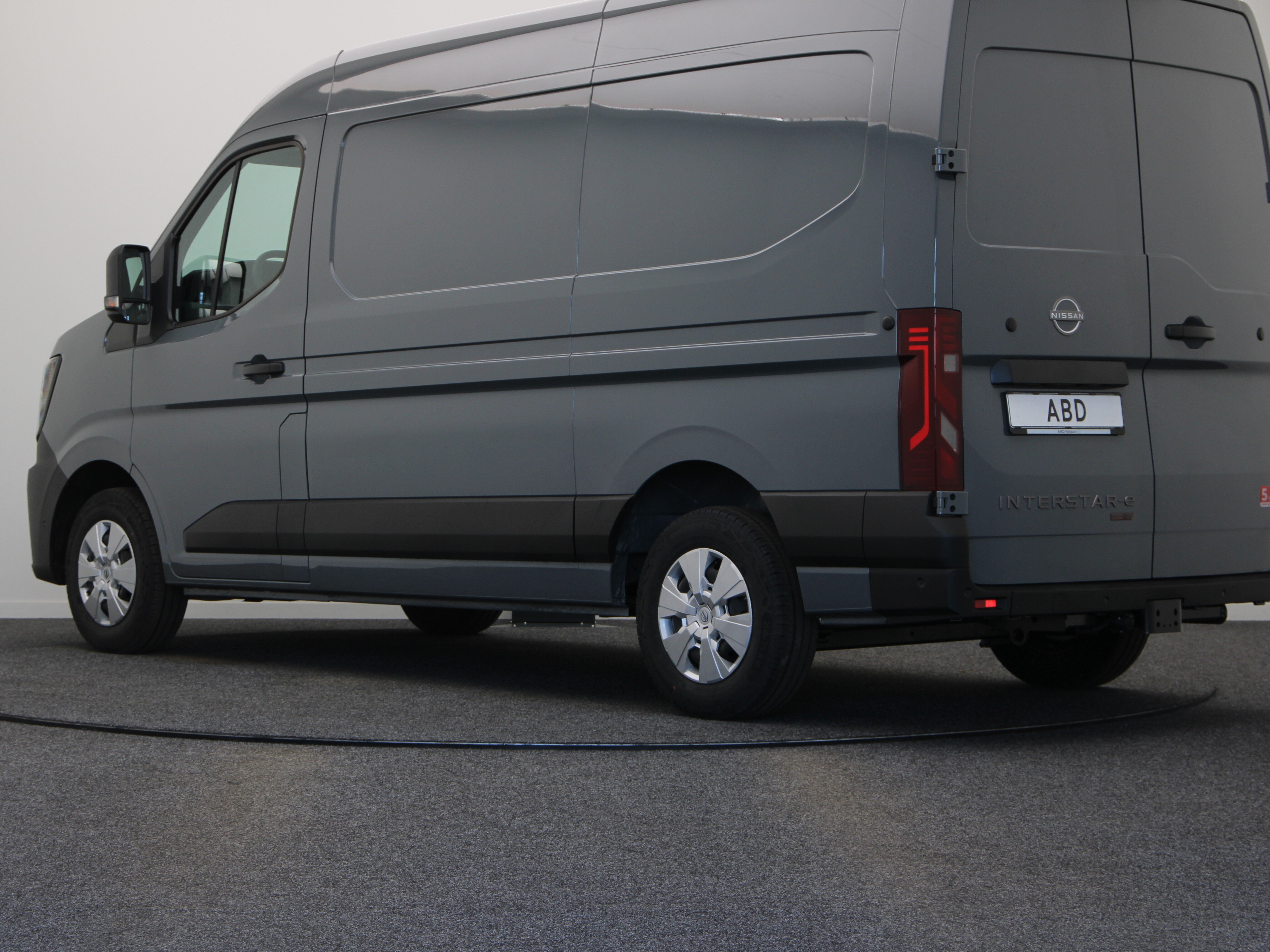 Nissan Interstar Interstar-e Gesloten Bestel L2H2 3.5T 87 kWh 143 1AT Limited + Trekhaak - Afbeelding 3