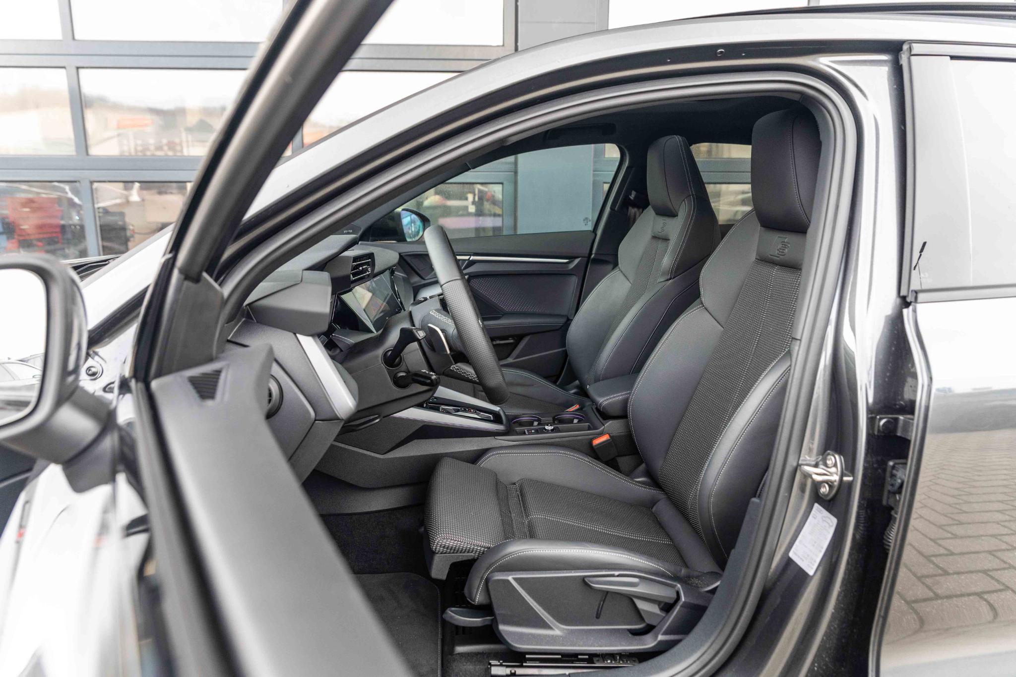 Audi A3 Limousine 35 TFSI 150pk S-tronic S Edition - Afbeelding 4