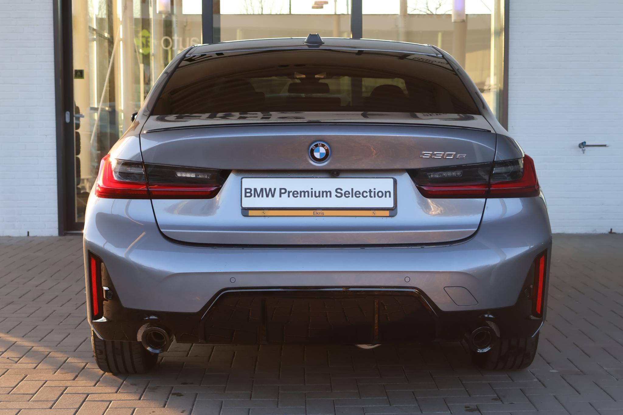 BMW 3 Serie 330e Sedan - Afbeelding 4