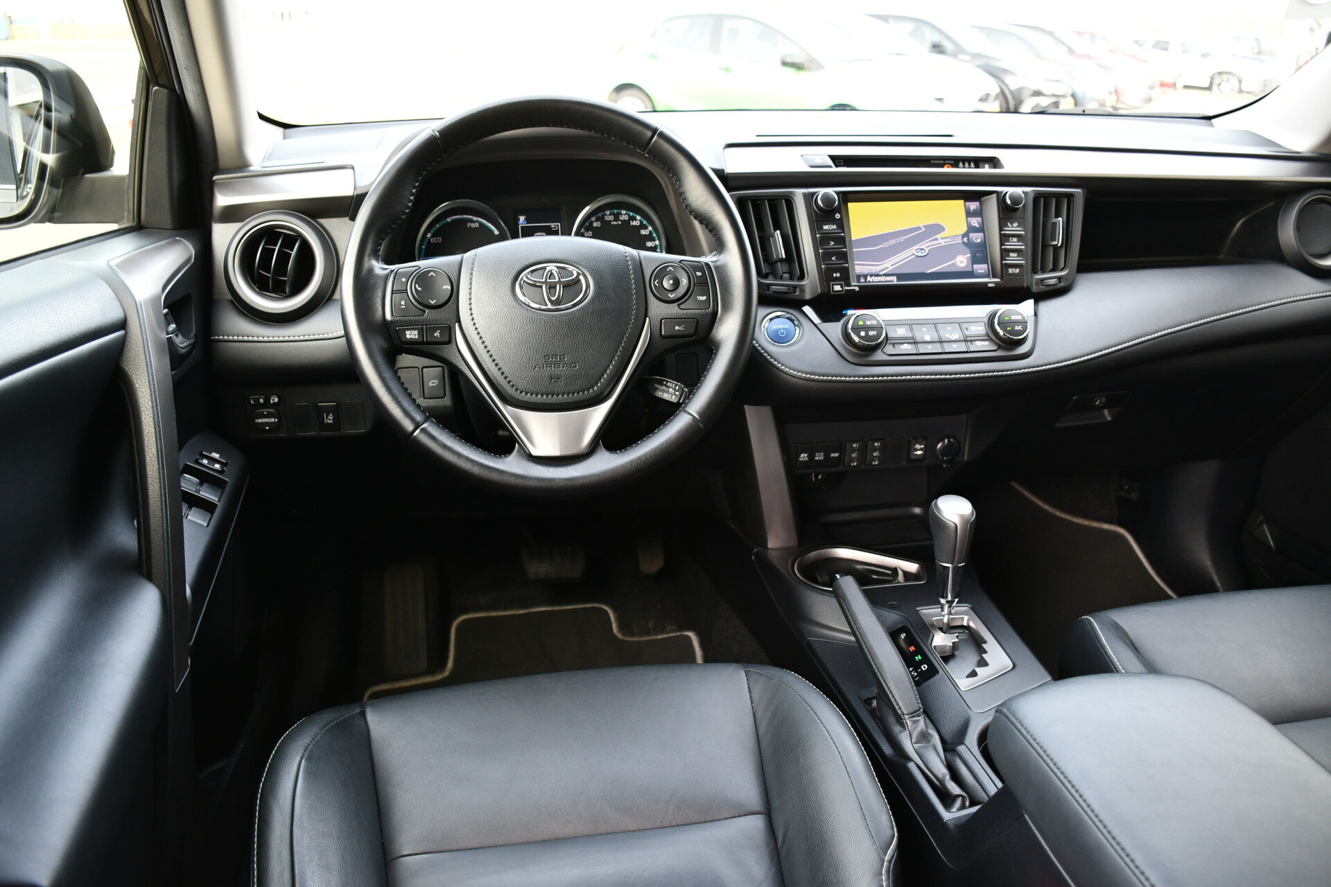 Toyota RAV4 2.5 Hybrid AWD Executive Business Automaat 197pk - Afbeelding 2