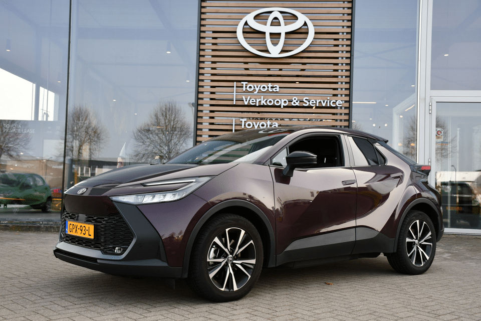 Toyota C-HR 2.0 Plug-in Hybrid 220 Dynamic Automaat 223pk - Afbeelding 1