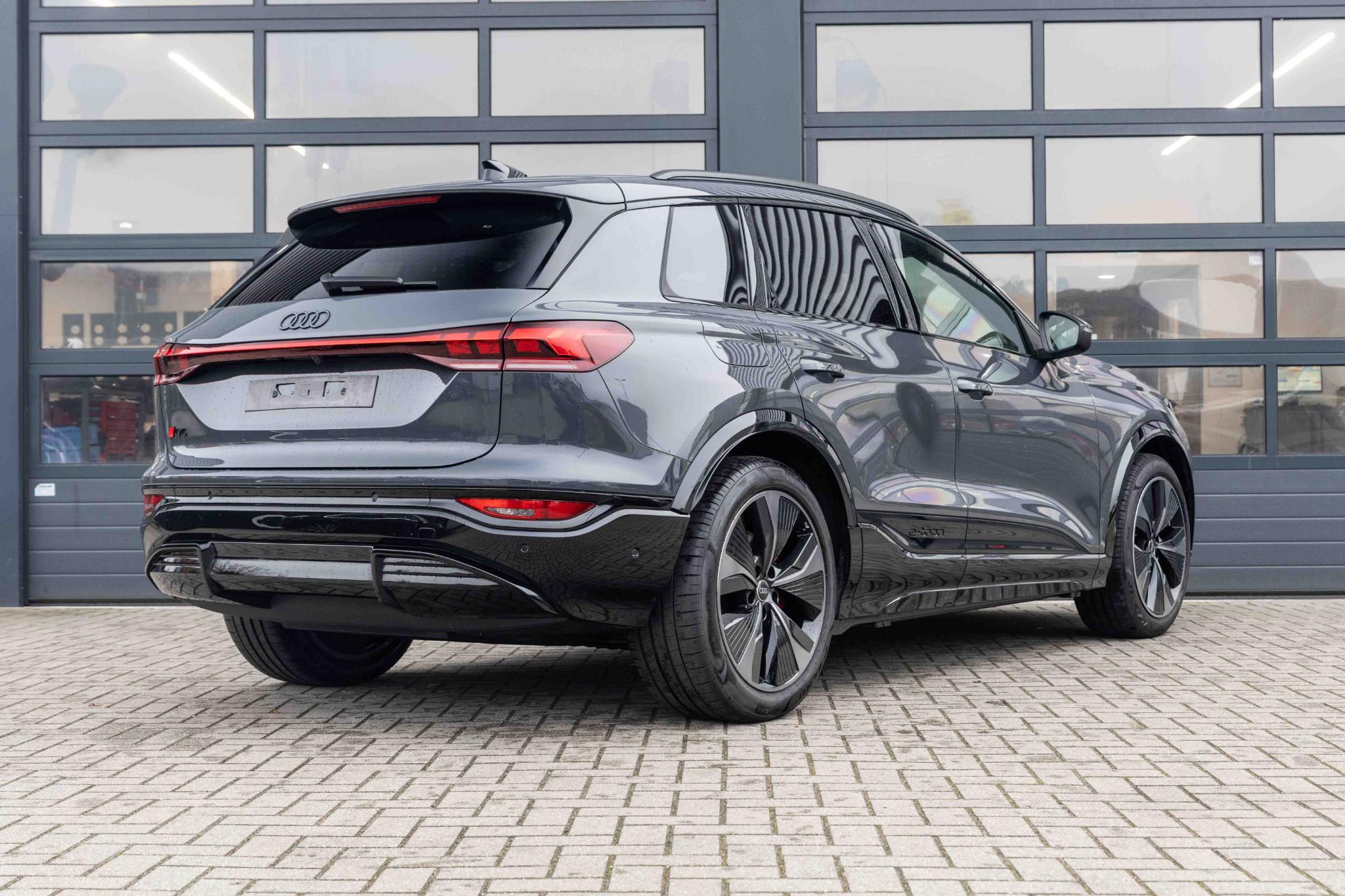 Audi Q6 e-tron 388pk S Edition quattro 100 kWh - Afbeelding 2
