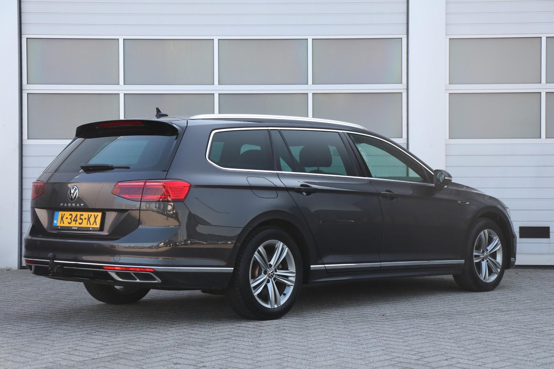 Volkswagen Passat Variant 2.0 TDI 150pk DSG R-Line Business + - Afbeelding 2