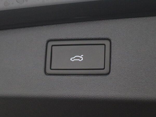 elektrisch bedienbare achterklep met sensorsturing