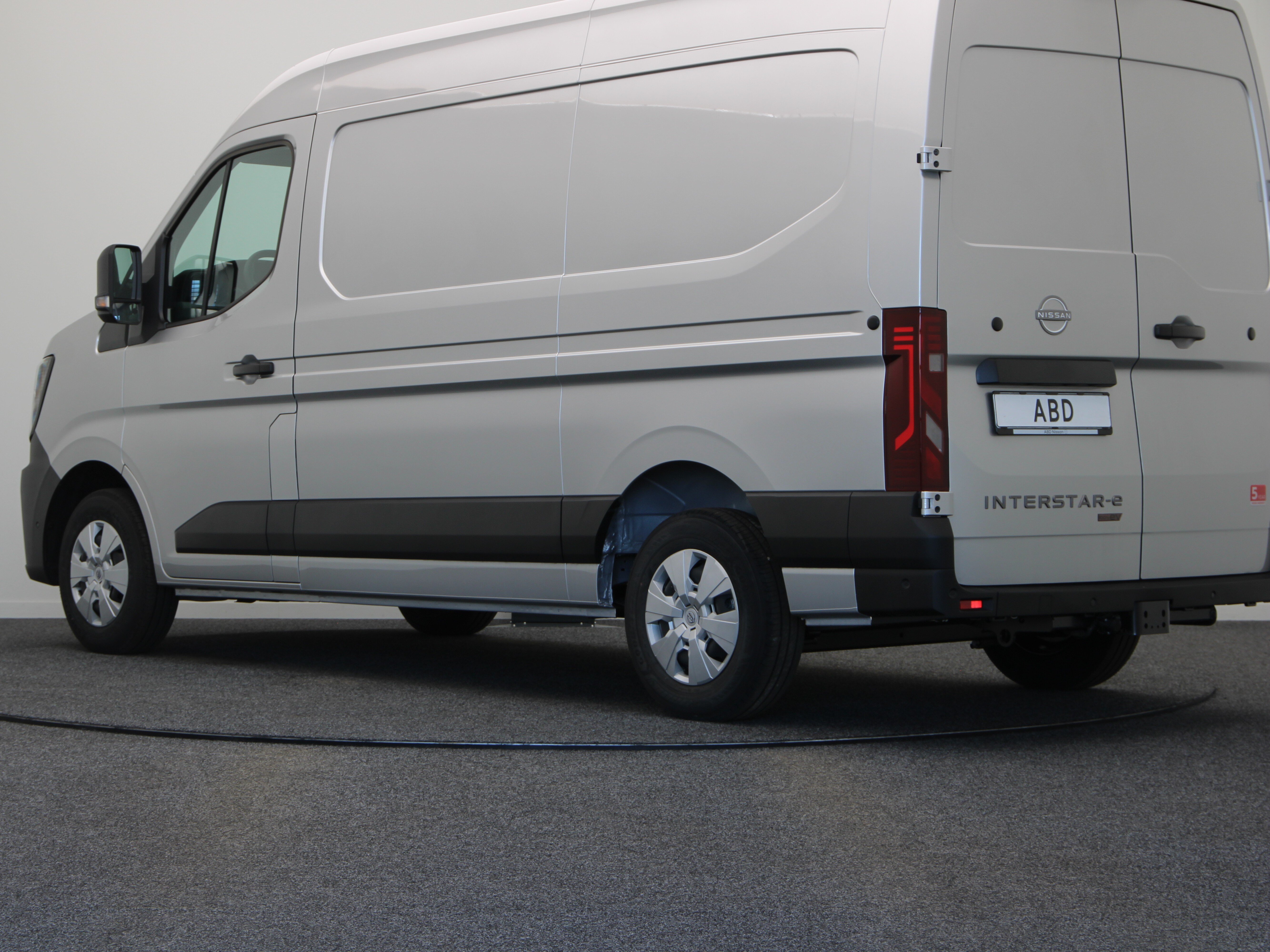 Nissan Interstar Interstar-e Gesloten Bestel L2H2 3.5T 87 kWh 143 1AT Limited + Trekhaak - Afbeelding 2