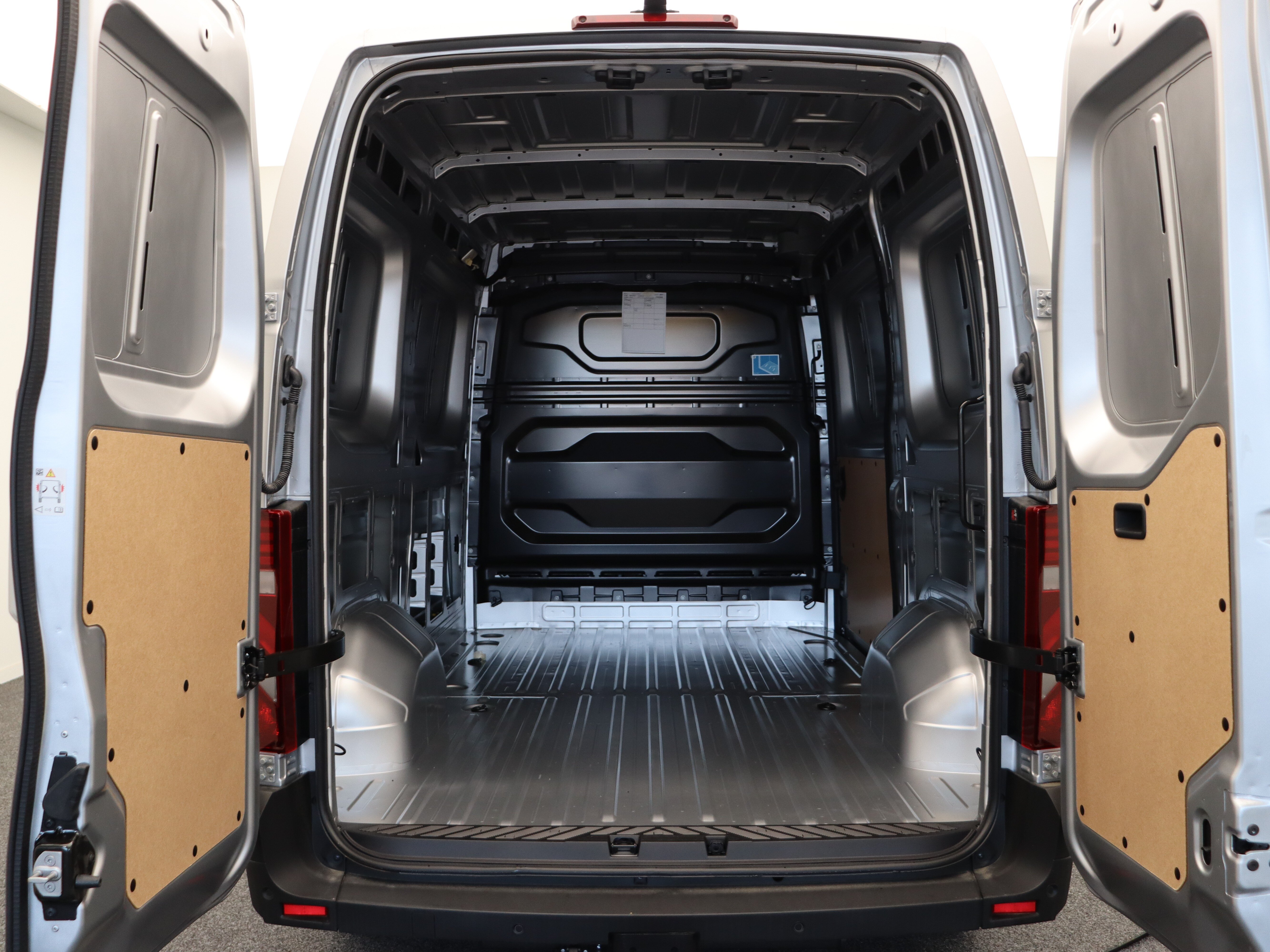 Nissan Interstar Interstar-e Gesloten Bestel L2H2 3.5T 87 kWh 143 1AT Limited + Trekhaak - Afbeelding 5