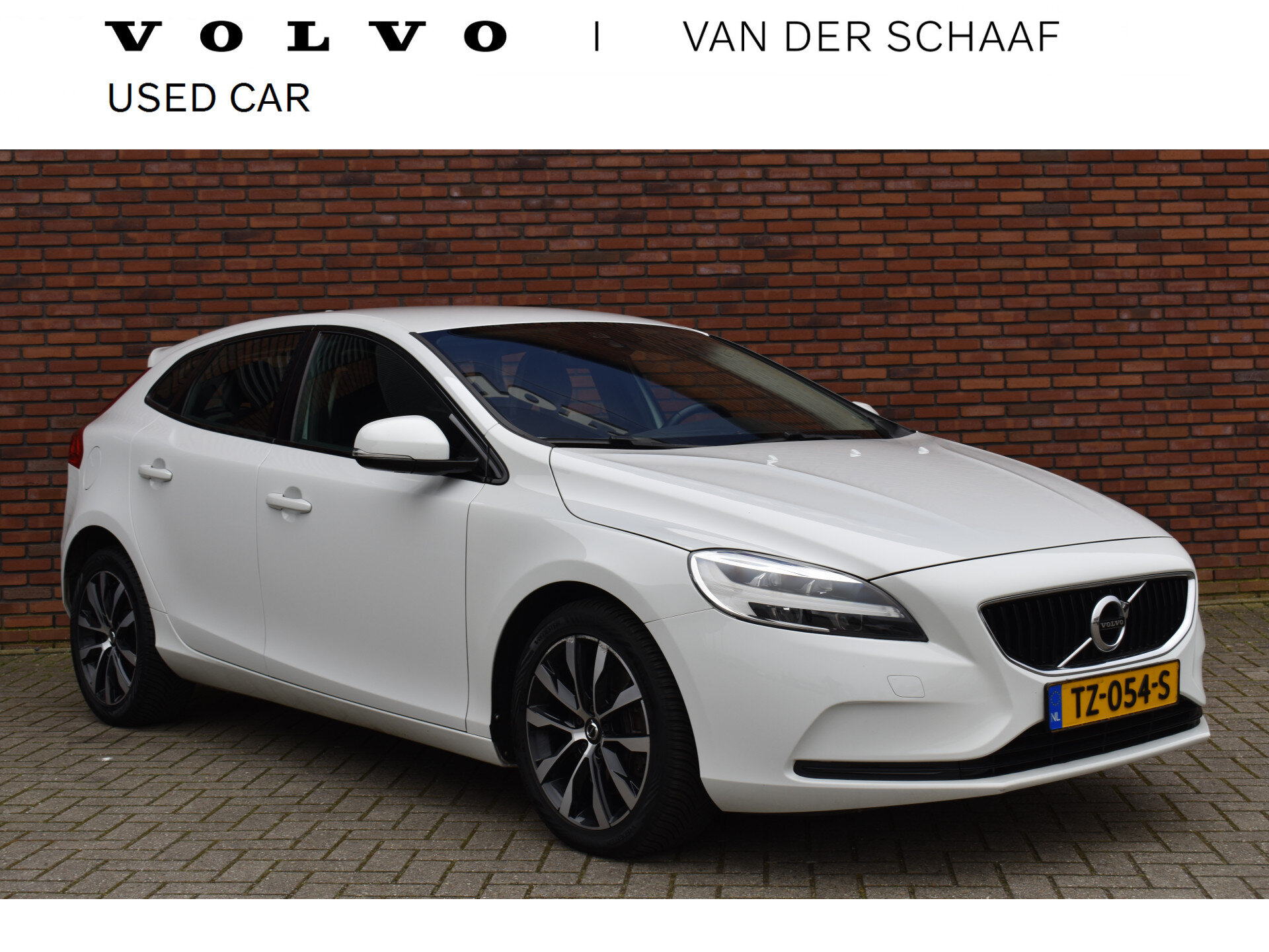 Volvo V40 T3 152PK Automaat Dynamic Edition