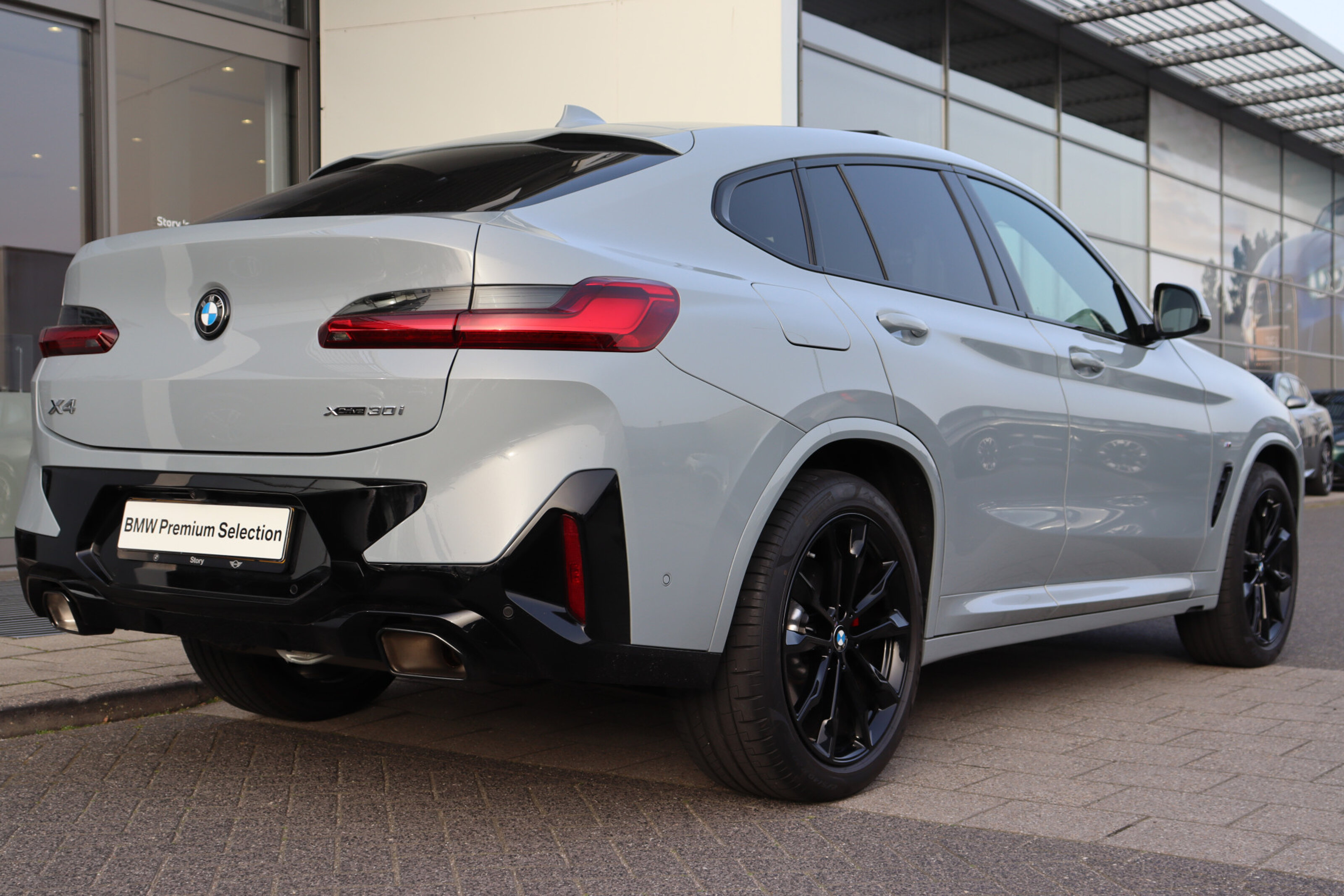 BMW X4 8