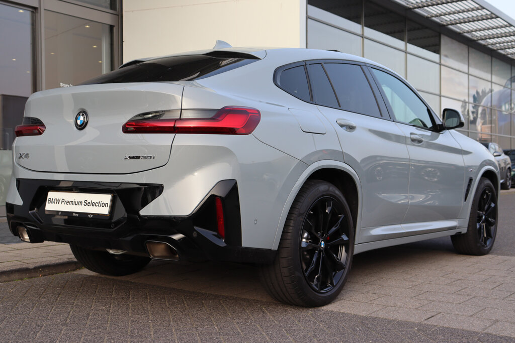 BMW X4 8