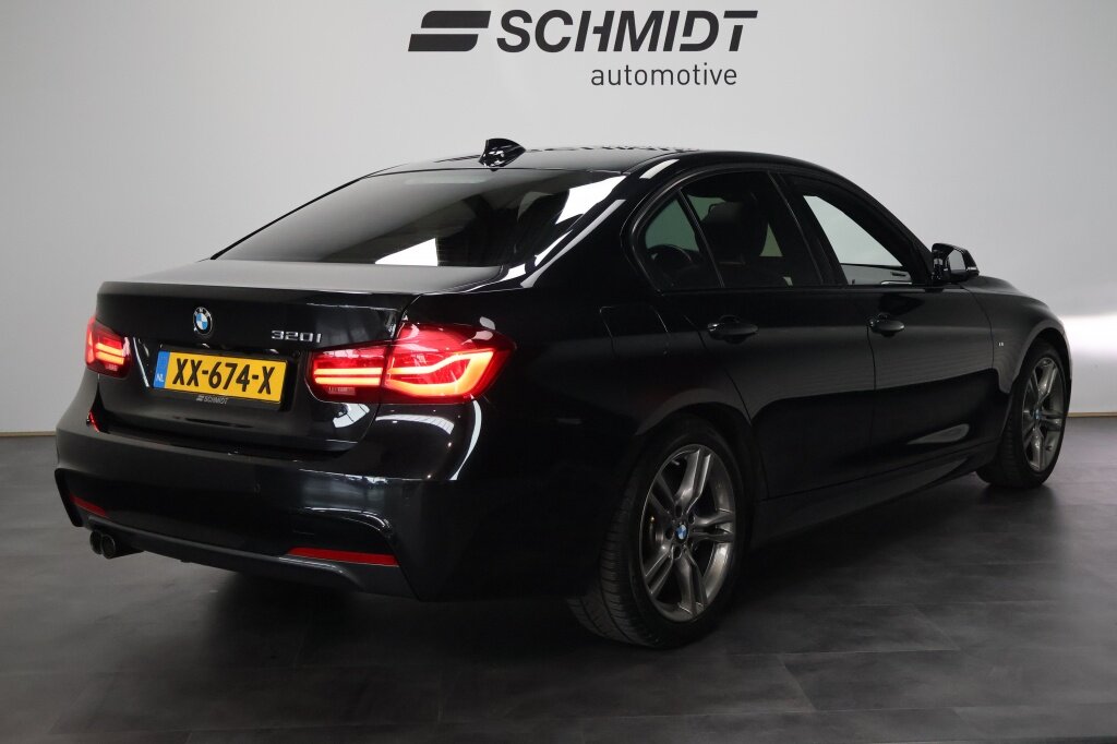 BMW 3 Serie 320i M sport Edition | Schuifdak | LED | Leder | Camera - Afbeelding 3