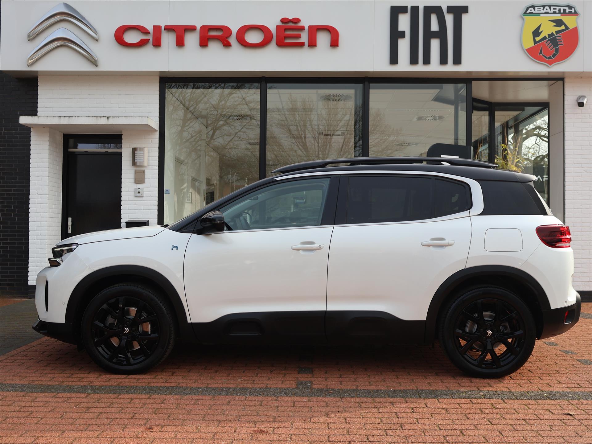 Citroën C5 Aircross SUV *Auto van de Week!* Plug-in Hybrid 225PK ë-EAT8 Automaat Shine, Rijklaarprijs | Black pack | Elektrische kofferklep | Schuif-/kanteldak - Afbeelding 3
