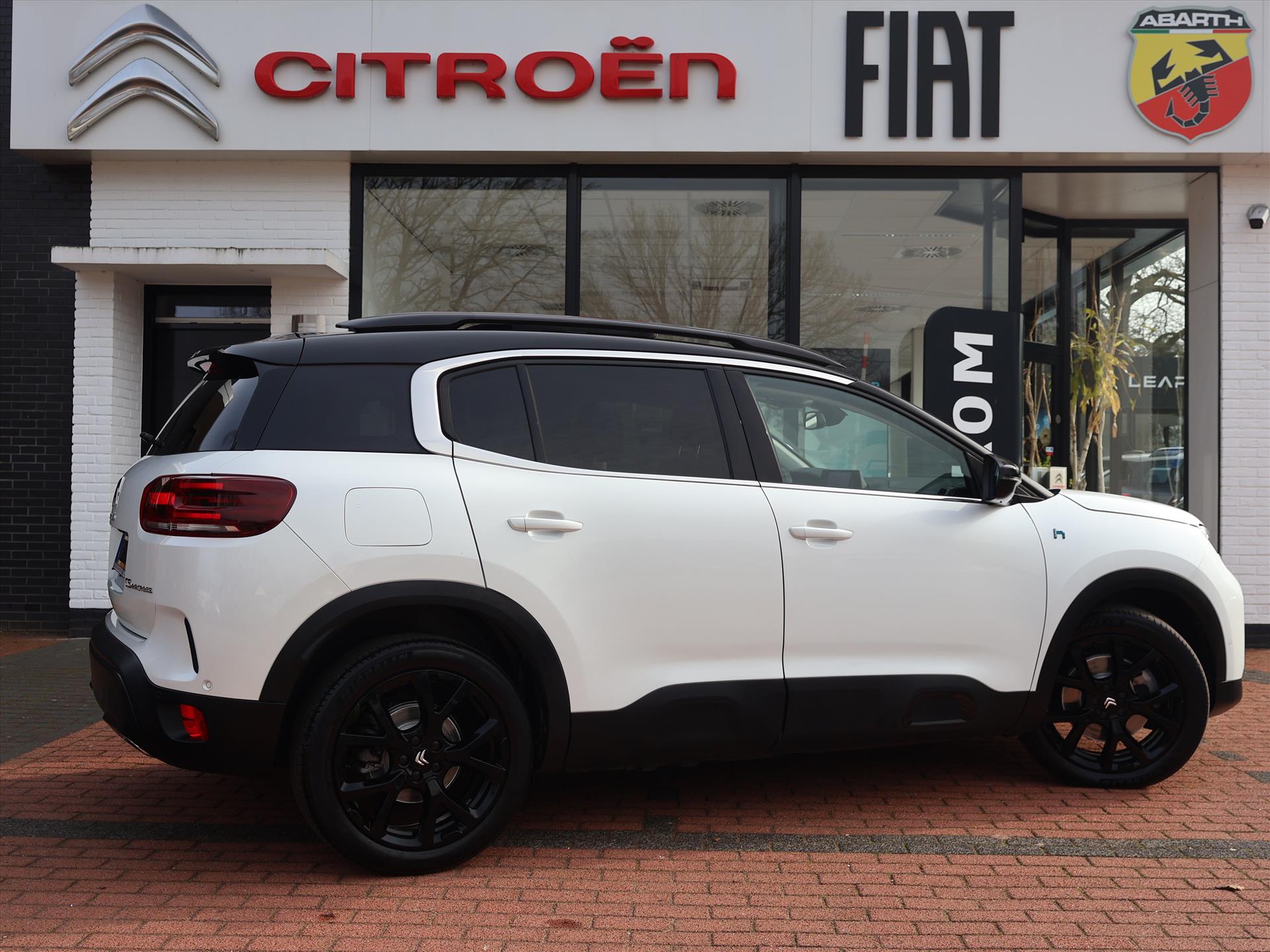 Citroën C5 Aircross SUV *Auto van de Week!* Plug-in Hybrid 225PK ë-EAT8 Automaat Shine, Rijklaarprijs | Black pack | Elektrische kofferklep | Schuif-/kanteldak - Afbeelding 5
