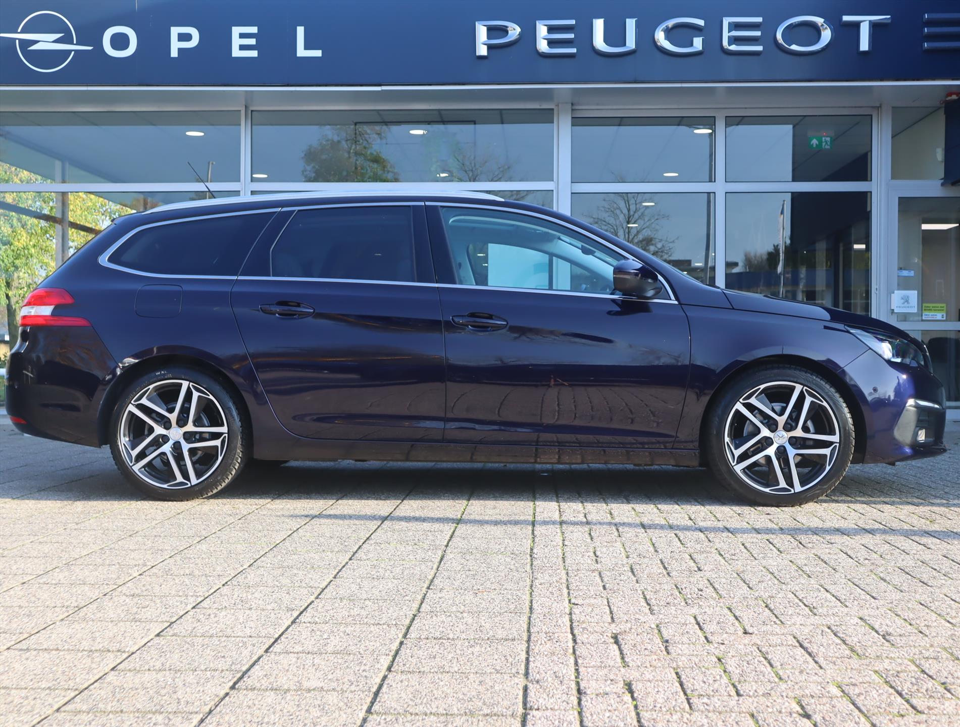 Peugeot 308 SW Allure PureTech 130PK EAT8 automaat, Rijklaarprijs, Navigatie Lederen bekleding Trekhaak Denon HiFi Panoramadak Full LED verlichting - Afbeelding 4