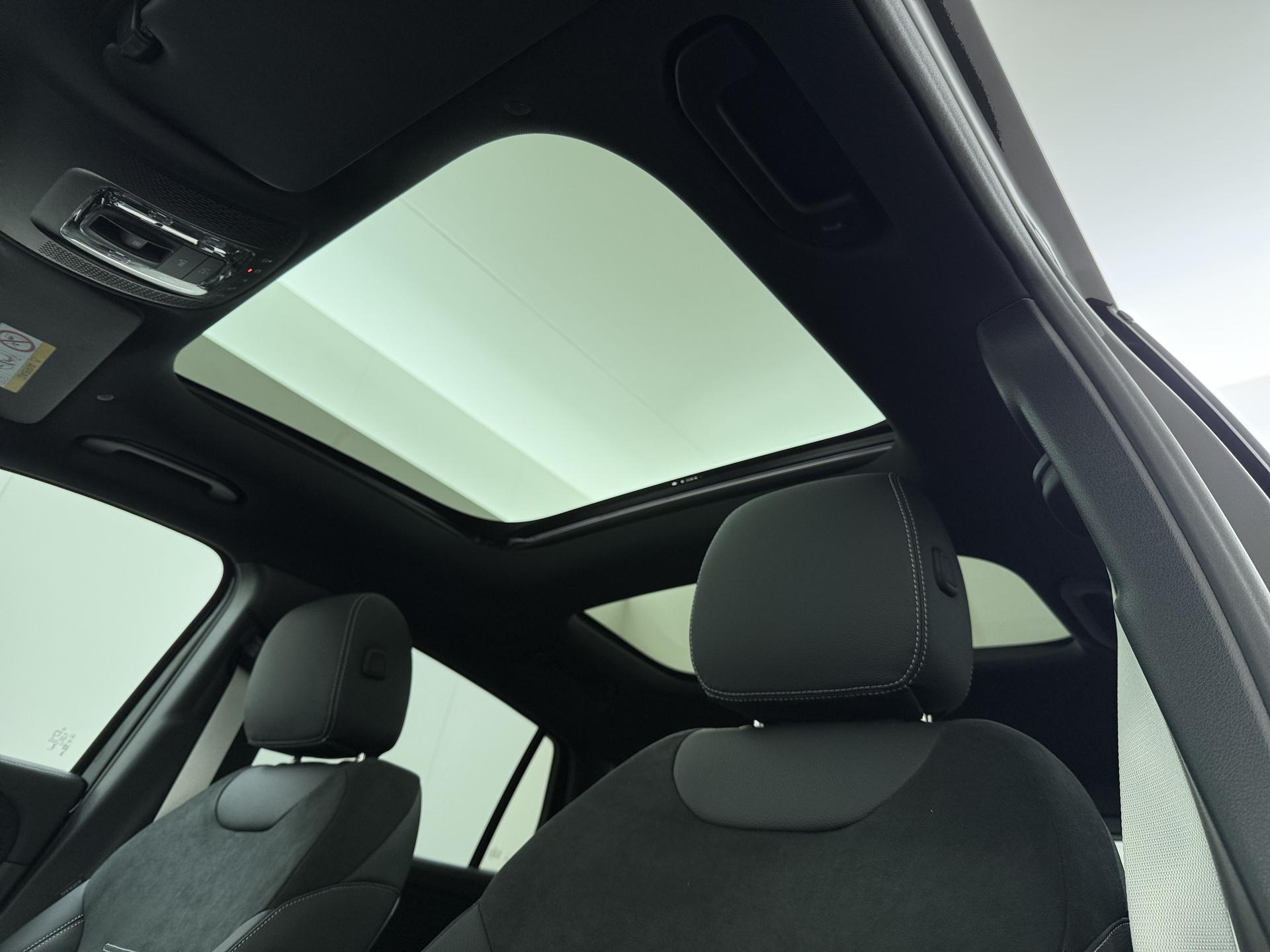 Mercedes-Benz GLA-klasse 250 e Business Solution AMG - Afbeelding 2