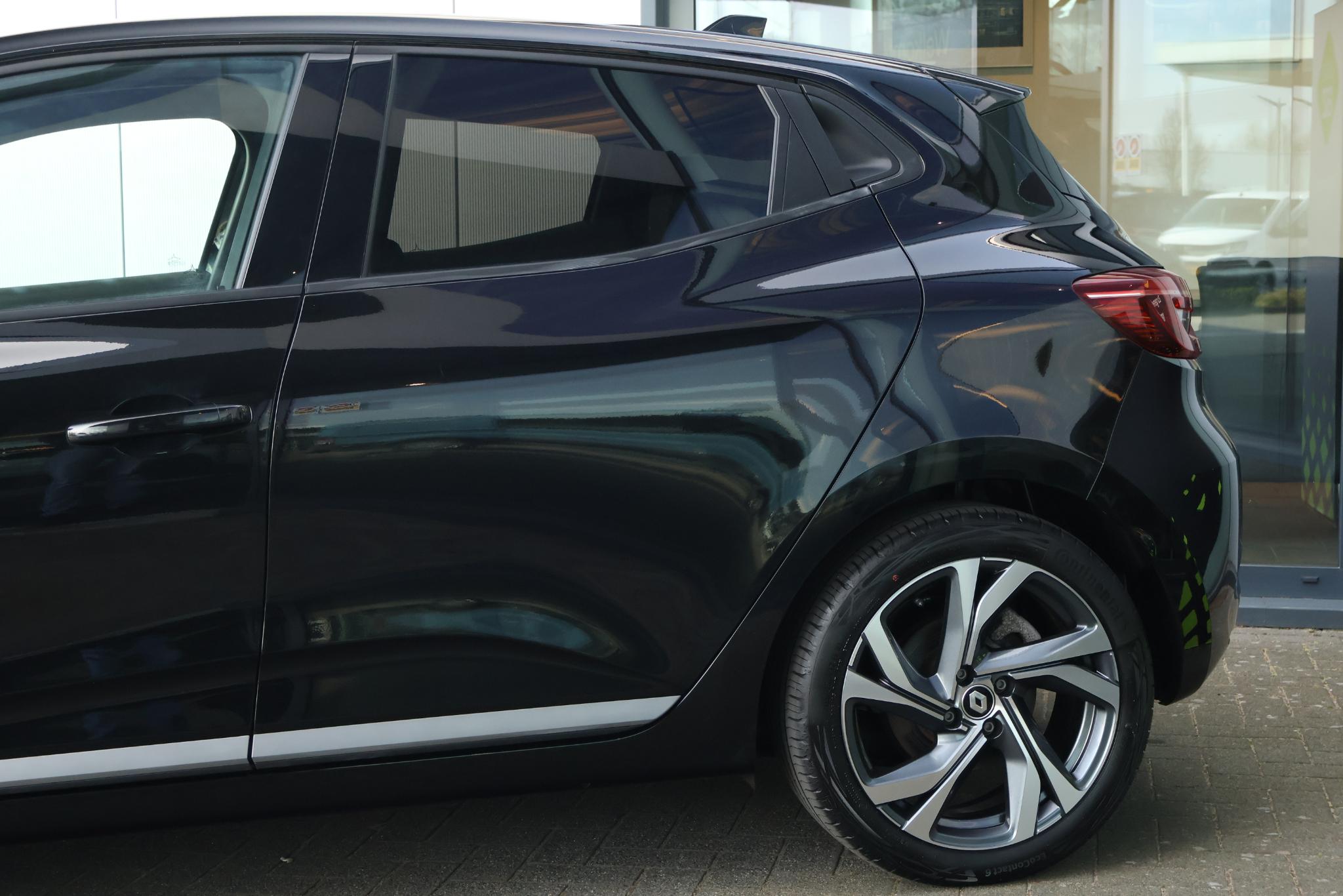 Renault Clio 1.6 E-Tech Hybrid 145 R.S. Line - Bild 5