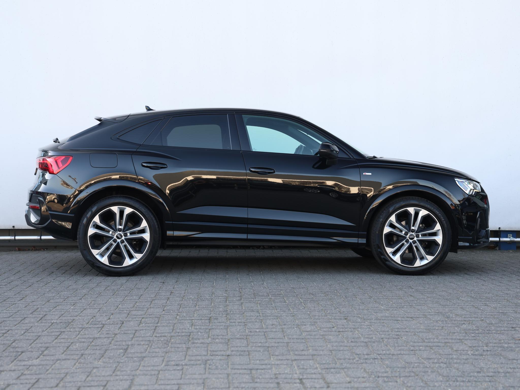 Audi Q3 Sportback 35 TFSI Pro Line S - Afbeelding 2