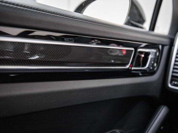 carbonafwerking interieur