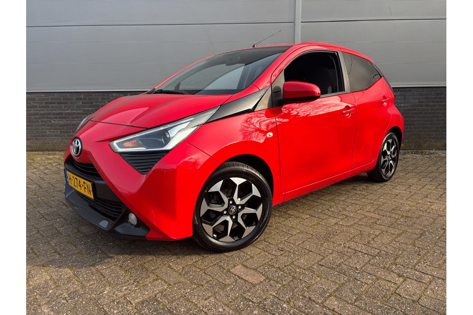 Toyota Aygo 1.0 VVT-i x-joy Apple Carplay/Android Auto | Climate control - Afbeelding 1
