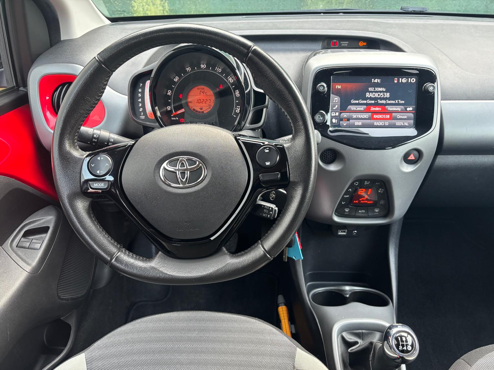 Toyota Aygo 1.0 VVT-i x-joy Apple Carplay/Android Auto | Climate control - Afbeelding 4