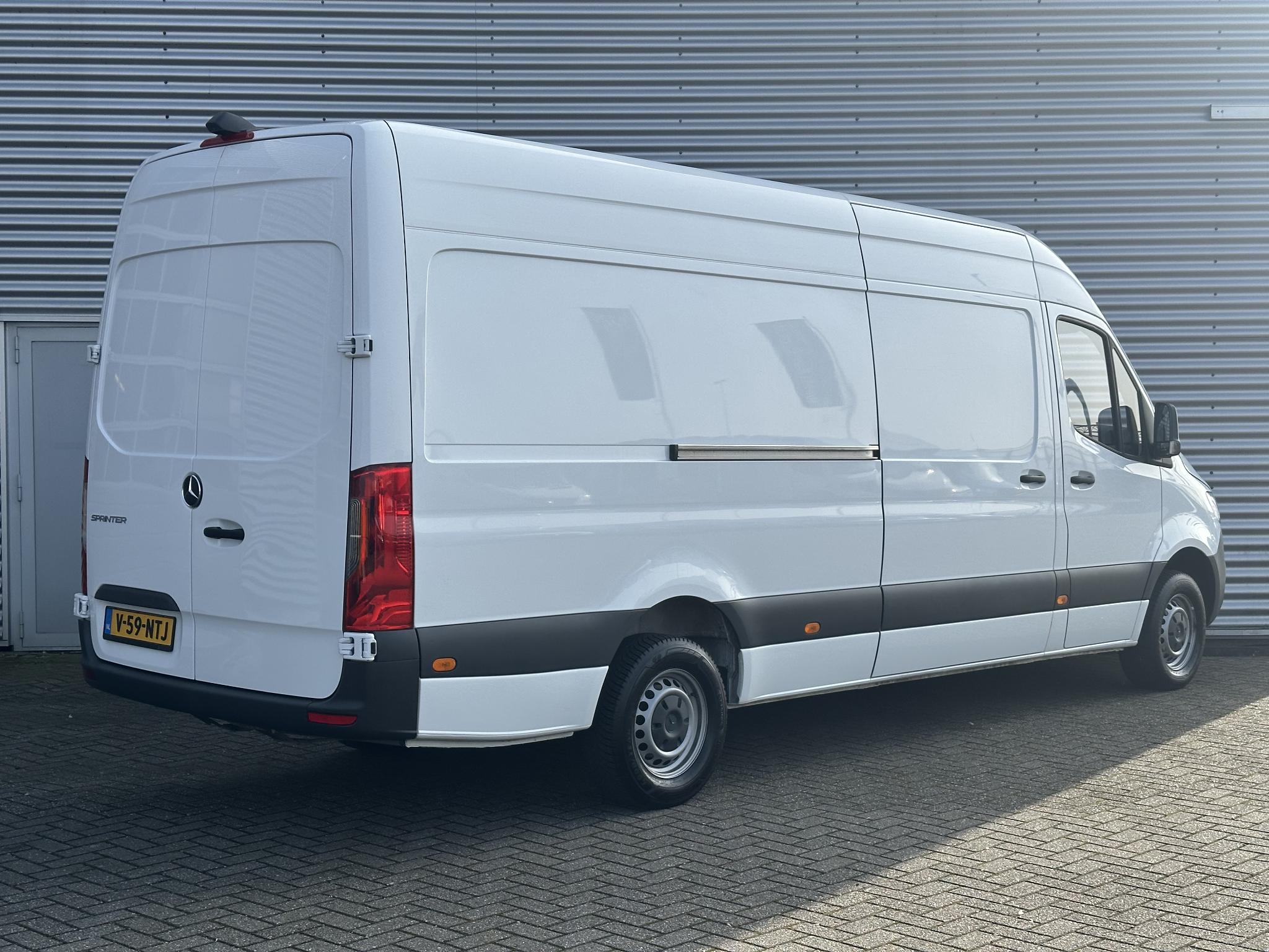 Mercedes-Benz Sprinter 317 L3H2 Automaat Airco Apple Carplay - Afbeelding 2