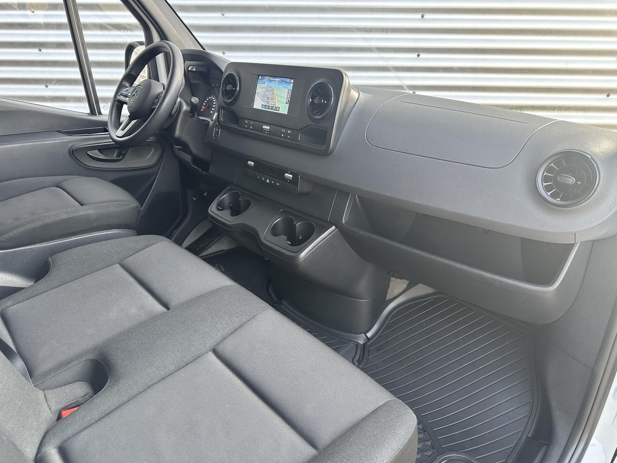 Mercedes-Benz Sprinter 317 L3H2 Automaat Airco Apple Carplay - Afbeelding 4