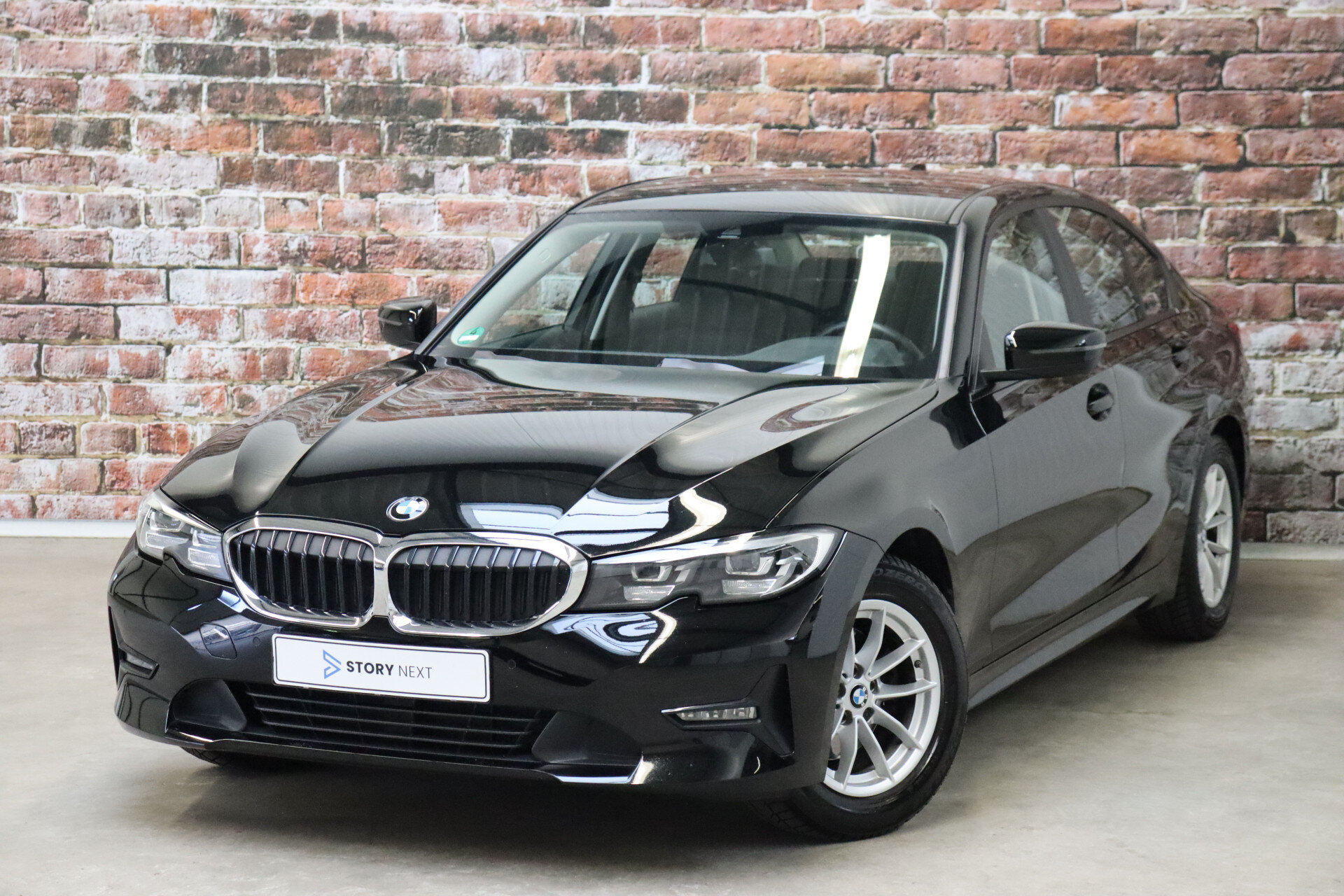 BMW 3 Serie Sedan 320i Executive Edition Automaat