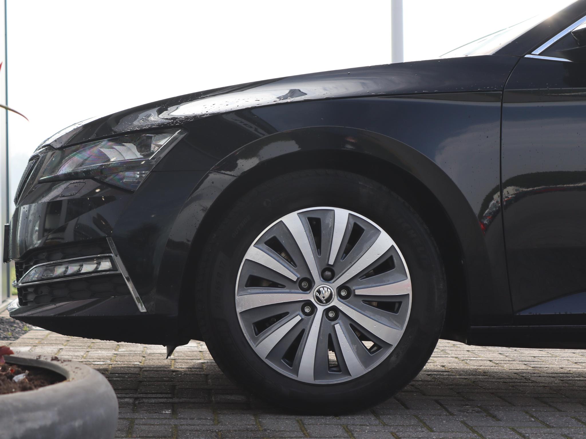 Škoda Superb Combi 1.4 TSI iV 218 pk DSG Style - Afbeelding 2