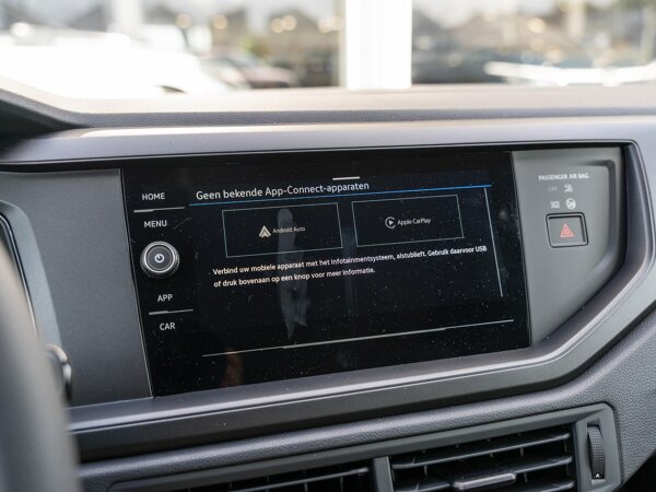 Apple Carplay/Android Auto Apple Carplay/Android Auto